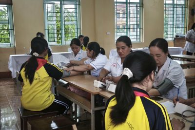 TRƯỜNG THCS HÒA HẬU PHỐI HỢP TỔ CHỨC KHÁM SÀNG LỌC SỨC KHỎE ĐỊNH KỲ CHO HỌC SINH NĂM HỌC 2026 – 2027