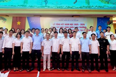 TRƯỜNG THCS HÒA HẬU TỔ CHỨC TỔNG KẾT NĂM HỌC 2025-2026, TUYÊN DƯƠNG HỌC SINH TIÊU BIỂU VÀ BÀN GIAO HỌC SINH VỀ SINH HOẠT HÈ TẠI CÁC THÔN