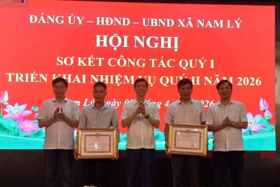 Chi bộ Trường THCS Hòa Hậu và cá nhân tiêu biểu được Tỉnh ủy Ninh Bình tặng Bằng khen