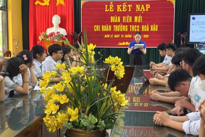 TỔ CHỨC KẾT NẠP ĐOÀN DỊP 19/5